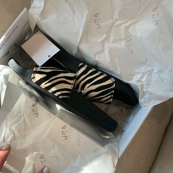 APL CALF HAIR ZEBRA PRINT OPEN TOE SLIDES SANDALS - Picture 5 of 6